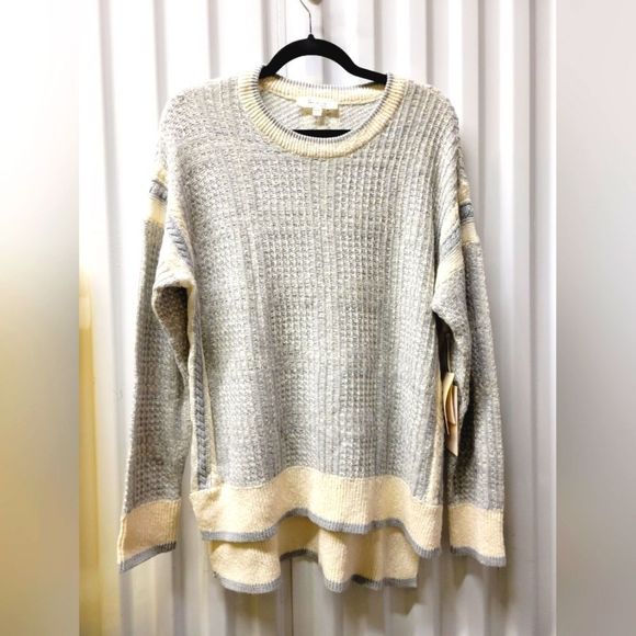 NWT vince commuto plush think knit soft beautiful hi-lo sweater. Great 🎁 gift! - Picture 2 of 8